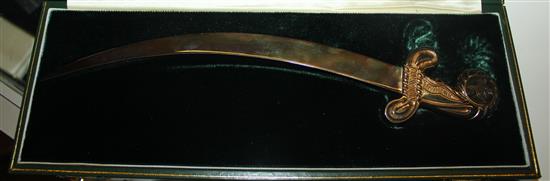 Modern silver letter opener, in the form of a dagger, London 1990, cased